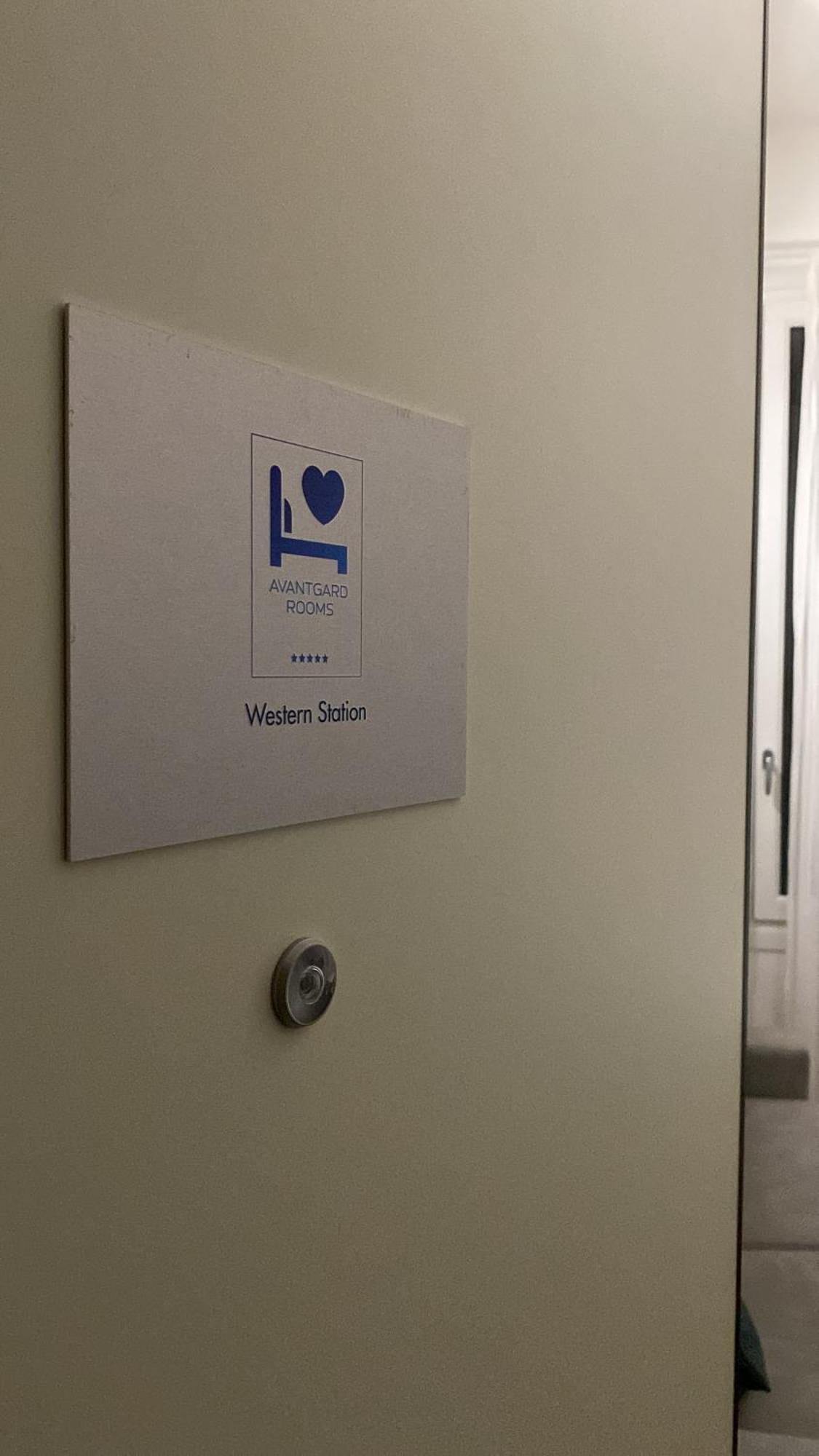 Avantgard Rooms Western Station Bologne Extérieur photo
