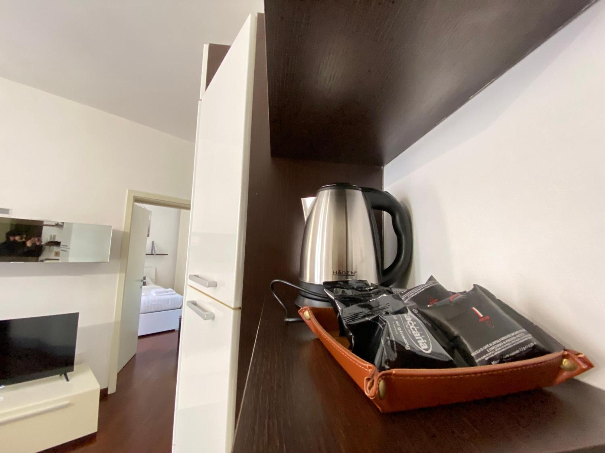 Avantgard Rooms Western Station Bologne Extérieur photo