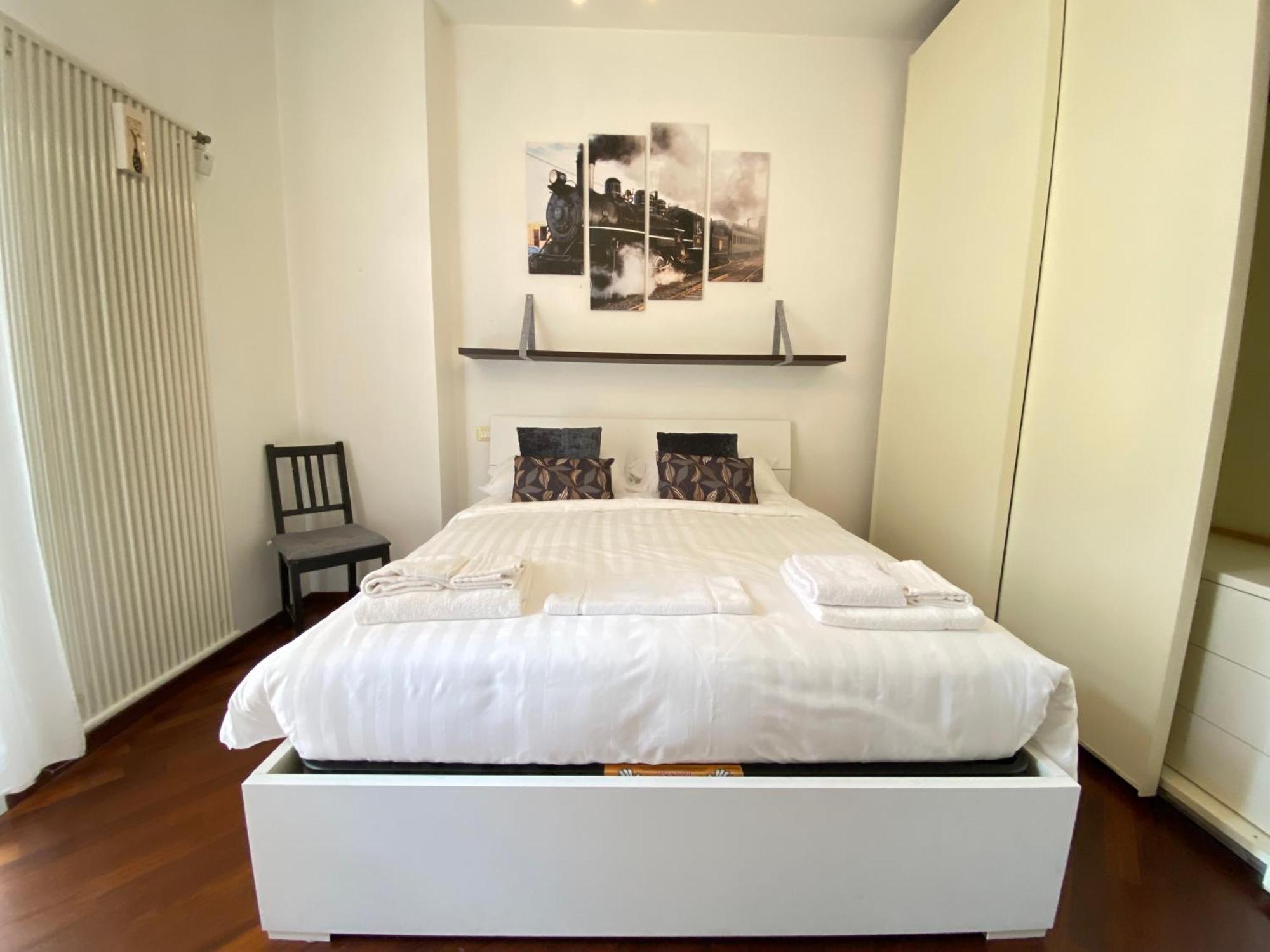 Avantgard Rooms Western Station Bologne Extérieur photo